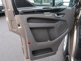 Ford Tourneo Custom 2.0EcoBlue,136kW,L2,8míst,serv.kn. - 18