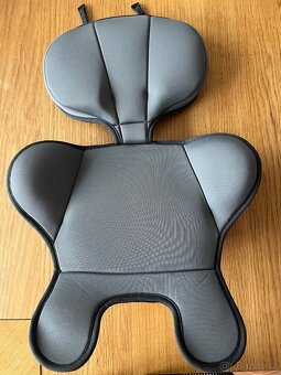 Otočná autosedačka Britax Römer Dualfix i-Size - 18