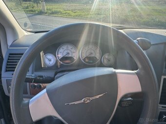 Chrysler Town Country 3,3 V6 RT 2009 DPH - 18