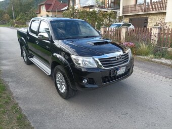 toyota Hilux 3.0  4x4 - 18
