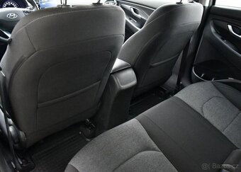 Hyundai i30 1.5 T-GDI MHEV, ČR,1.MAJ. - 18