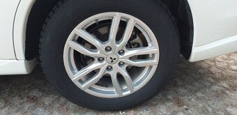 Mitsubishi Outlander 4x4 2,4 benzín 136 koní PLAG-IN - 18