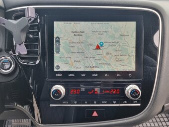 Mitsubishi Outlander, 2.4 PHEV 4x4 odpočet DPH - 18