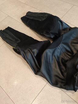 Dainese Avro 4-Pánská kožená moto kombinéza, dvoudílná - 18