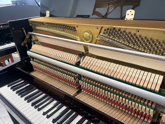 Akustické piano Yamaha made in England se zárukou. REZERVACE - 18