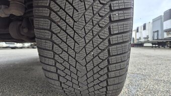 MERCEDES-BENZ AMG G 63 - 18