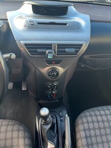 Toyota iQ 1.0 VVT-i 50KW, Klimatizace - 18