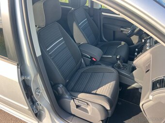 ► VW TOURAN 2.0TDI 103KW CUP EDITION XENONY-LED-NAVI 7 MÍST - 18