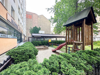 Pronájem bytu 3+kk /67 m2) s terasou (9 m2), ul. Dělnická, P - 18