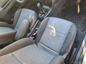 Krásná zdravá Octavia Combi Ambiente LPG s novou technickou - 18