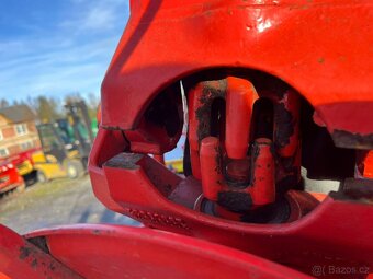 Obraceč sena, píce KÜHN GF 7702 - 18