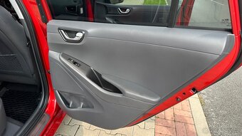 Elektromobil Hyundai Ioniq 1. majitel, možný odpočet DPH. - 18