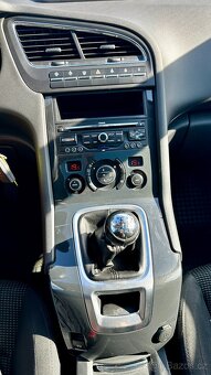 PEUGEOT 5008 2.0 HDi 7míst - 18