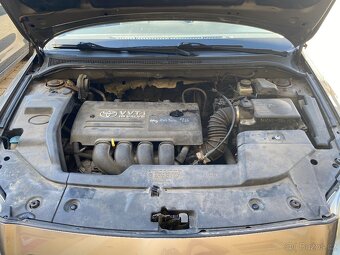 Toyota Avensis liftback - 18