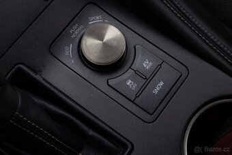 Lexus RC 300h Luxury - 18