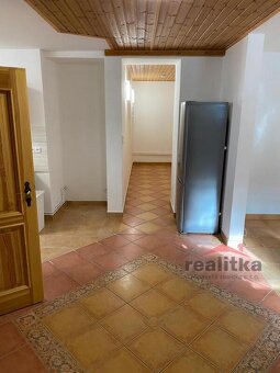 Pronájem velkého bytu 2+kk, 80m2 se zahradou, garáží a bazén - 18