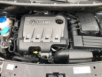 Volkswagen Touran 1,6 TDI 77 KW Panorama Plný servis VW - 18