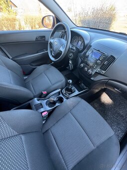 Hyundai I 30  1,4 i 16 V - 18