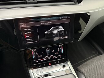 AUDI E-TRON 50 Quattro SUV S-line Black packet - 18