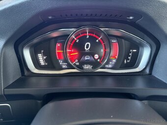 Volvo S60 D4 AWD Cross Country (5-válec) - 18