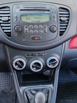 benzínový Hyundai i10  2009  klima - 18