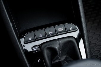 Kia Stonic 1.0 T-GDi Silver A/T - 18