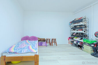 Rozmanitá usedlost s rozsáhlými pozemky 64 544 m² — Rochov u - 18