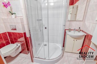 Pronájem bytu 2+1 s lodžií i balkonem, 60 m2, Žižkova, Karvi - 18