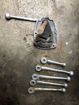 Paka na zpátečku zrcátko odrážka klíček spínací skříňky - 18