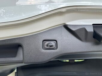 Prodáme Ford Mondeo 2.0Tdci 110kw Automat Titanium - 18