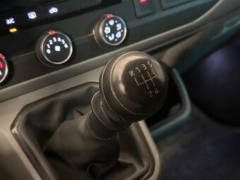 Volkswagen Transporter, T6.1 2020 2.0 TDi - 18