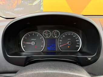 Hyundai i30 1,4 16V 80kW CVVT KLIMA 2 SADY KOL - 18