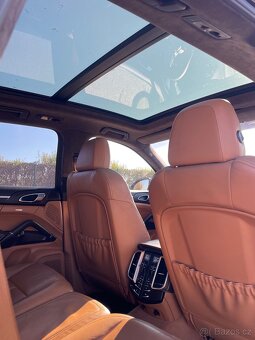 Porsche Cayenne Turbo - 18