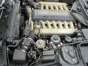 BMW E32 750 i V12, 322 t.km,2 majitel, prav.servis - 18