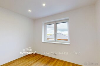 PRONÁJEM: EXKLUZIVNÍ LUXUSNÍ BYT 4+KK (90 M²) S OBROVSKOU TE - 18