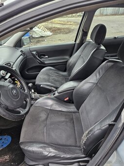 Renault laguna 2005 1.6 benzínové motor - 18