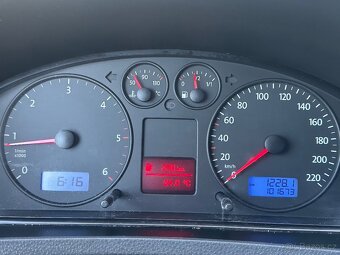 Transporter 2,5tdi 101tis.km 128kw 4x4,webasto,tažné 3000kg - 18