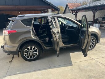 TOYOTA RAV4 2.0D D4D 105 KW,1.MAJ.MANUÁL,TAŽNÉ,NAVI,KAMERA - 18