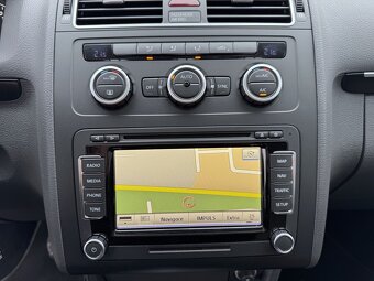 Volkswagen Touran 2.0 TDI 103 kW DSG, navi. xenon. - 18