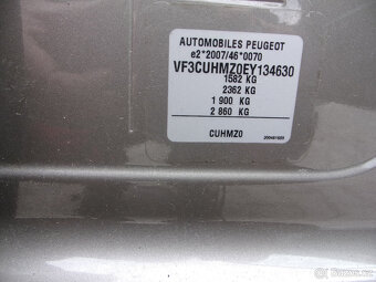 Peugeot 2008 1.2 VTi,navigace,1.majitel,serviskní kniha,TOP - 18