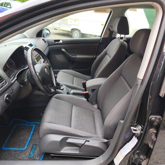 Volkswagen Golf V 1.4 16V 59kw, poctivých 149tkm, bez koroze - 18