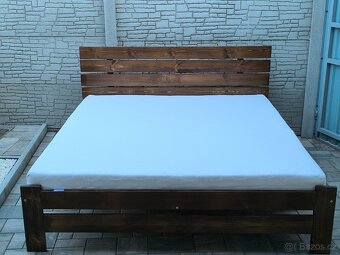 Prodám manželskou postel 180cm x 200cm - 18