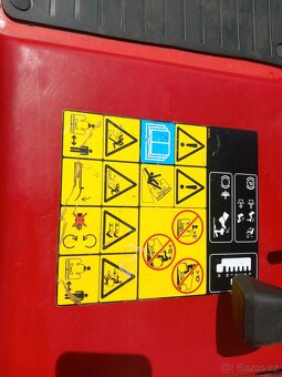 Prodám zahradní traktor Toro 13-32 XL - 18