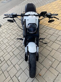 Harley Davidson V Rod - zadní kolo 300 - 18