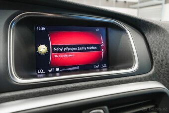 Volvo V40 2018 D3 110kW R-design nez.topení,LED,tažné zař. - 18