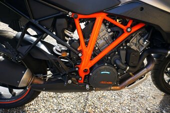 KTM SUPERDUKE 1290GT 2017 // KUFRY //SERVIS - 18