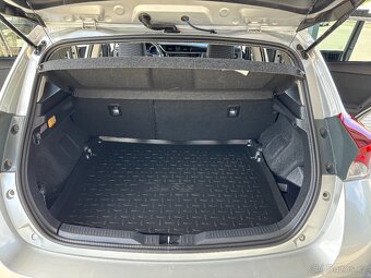Toyota Auris 1,8 Hybrid e-CVT Executive - 18