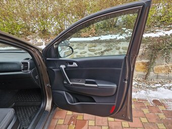 KIA SPORTAGE 2.0 CRDI 4X4 - 18