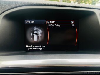 Volvo V60 2.0D 120KW MANUÁL R-DESIGN SENZORY - 18