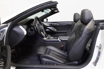 BMW Řada 8, BMW 850i Xdrive cabrio - 18